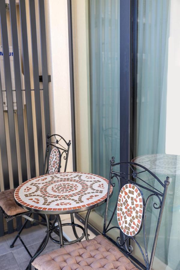 Elinor Apartments - C29 Saints Constantine and Helena ภายนอก รูปภาพ
