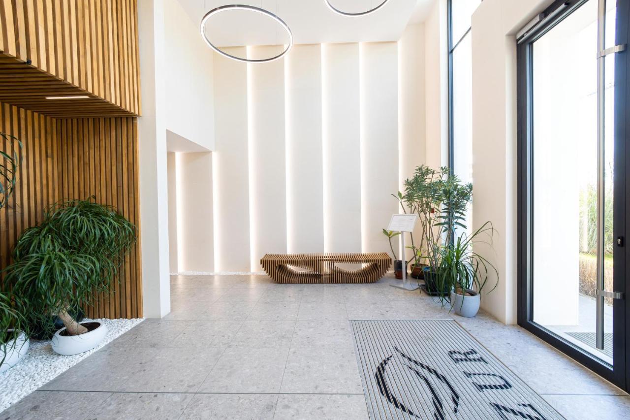 Elinor Apartments - C29 Saints Constantine and Helena ภายนอก รูปภาพ